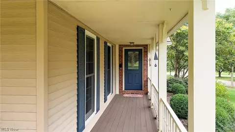 Exterior - 280 Beech Ct, Aurora, OH 44202 photo 3 of 11