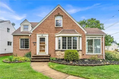 4824 W 58th St, Cleveland, OH 44144