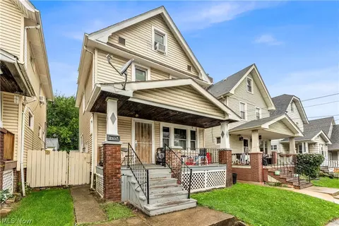 3056 W 104th St, Cleveland, OH 44111