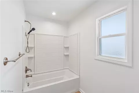 Bath - 4137 Gary Ave, Lorain, OH 44055 photo 4 of 4