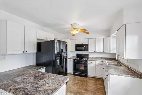 Kitchen - 4137 Gary Ave, Lorain, OH 44055 photo 1 of 2