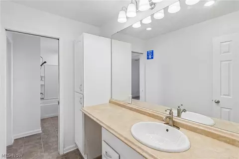 Bath - 4137 Gary Ave, Lorain, OH 44055 photo 1 of 4