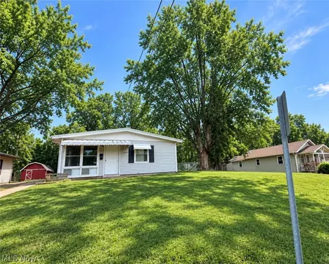 1029 Chester St, Zanesville, OH 43701