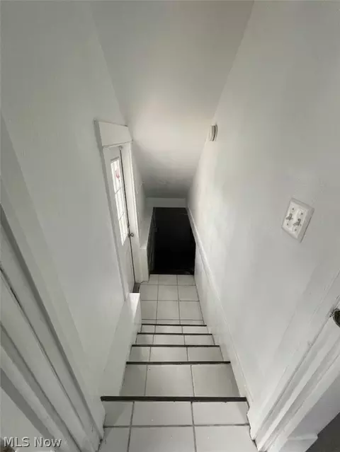 Entry Way - 29 Gertrude Ave, Boardman, OH 44512 photo 3 of 3