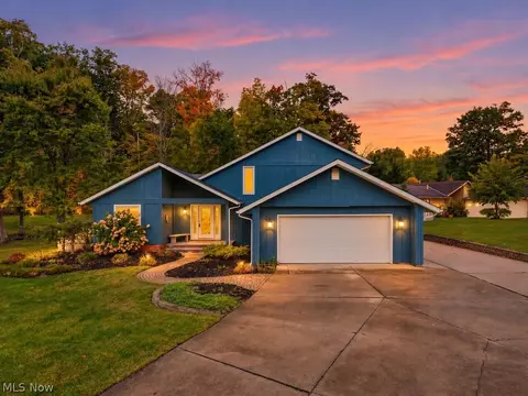 11276 Guinevere Dr, Newbury, OH 44065
