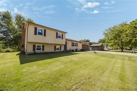 1004 Lancaster Dr, Medina, OH 44256
