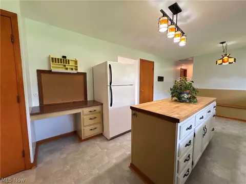Kitchen - 28000 Aurora Rd, Solon, OH 44139 photo 2 of 4
