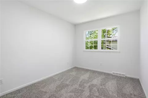 Bedroom - 30960 Miles Rd, Solon, OH 44139 photo 5 of 6
