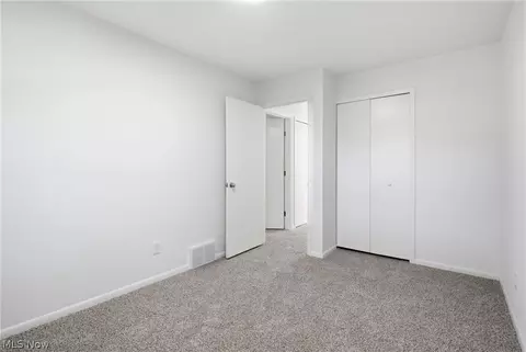 Bedroom - 30960 Miles Rd, Solon, OH 44139 photo 6 of 6