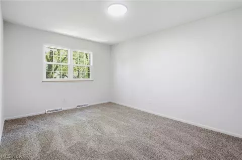 Bedroom - 30960 Miles Rd, Solon, OH 44139 photo 3 of 6