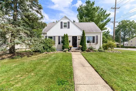 2911 9th St, Cuyahoga Falls, OH 44221
