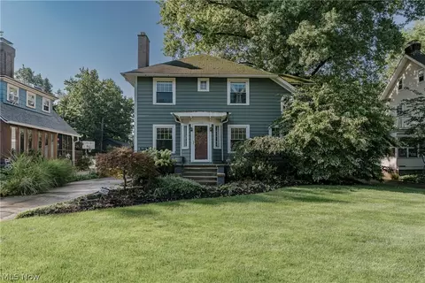 3078 Scarborough Rd, Cleveland Heights, OH 44118