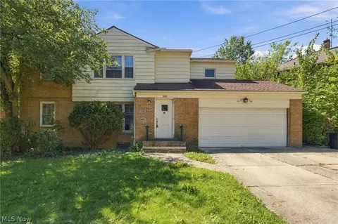 3740 Washington Blvd, University Heights, OH 44118