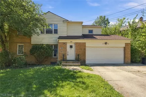 3740 Washington Blvd, University Heights, OH 44118