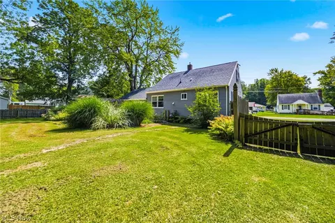 1809 W 16th St, Ashtabula, OH 44004 photo 8