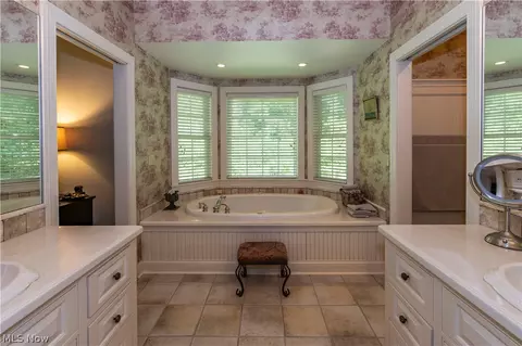 Bath - 3909 Minor Rd, Copley, OH 44321 photo 1 of 5