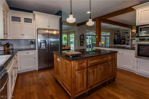 Kitchen - 3909 Minor Rd, Copley, OH 44321 photo 2 of 7