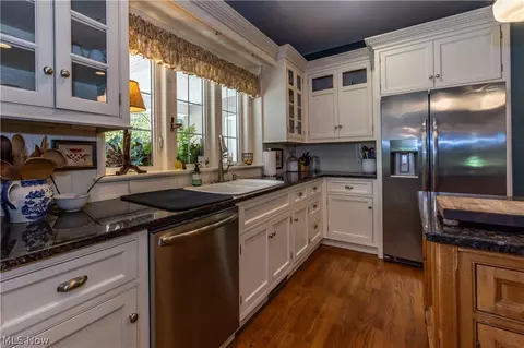 Kitchen - 3909 Minor Rd, Copley, OH 44321 photo 4 of 7