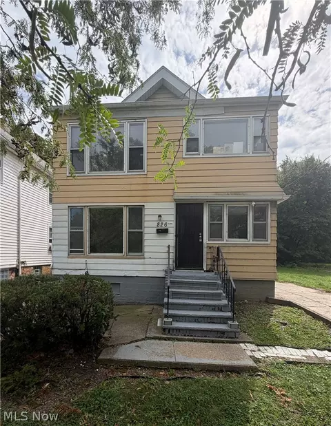 826 Wayside Rd, Cleveland, OH 44110