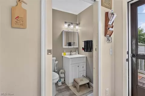 Entry Way - 2227 E 30th St, Lorain, OH 44055 photo 3 of 3