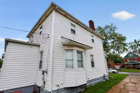 Exterior - 2227 E 30th St, Lorain, OH 44055 photo 3 of 8