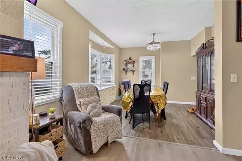 Dining - 2227 E 30th St, Lorain, OH 44055 photo 2 of 3