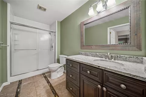 Bath - 775 Hampton Cir #2, Aurora, OH 44202 photo 1 of 3