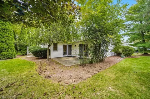 Exterior - 775 Hampton Cir #2, Aurora, OH 44202 photo 3 of 6