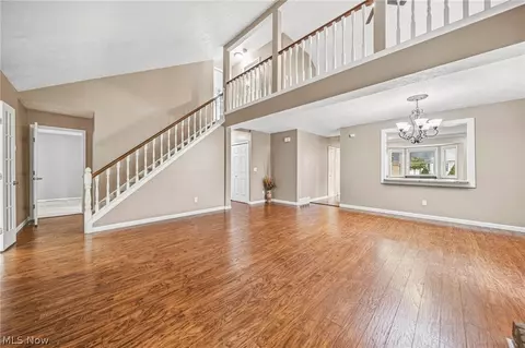 Living - 775 Hampton Cir #2, Aurora, OH 44202 photo 4 of 4