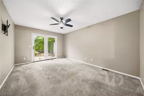 Bedroom - 775 Hampton Cir #2, Aurora, OH 44202 photo 1 of 5