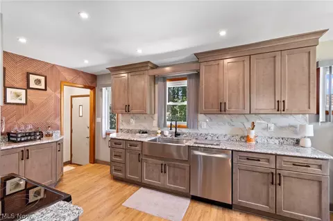 Kitchen - 634 Parkview Ave, Akron, OH 44310 photo 2 of 5