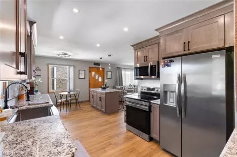 Kitchen - 634 Parkview Ave, Akron, OH 44310 photo 5 of 5
