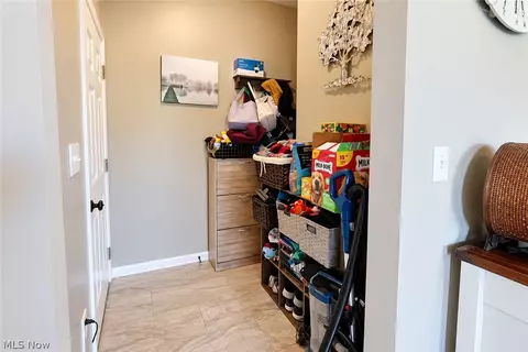 Entry Way - 362 Reserve Ave, Oberlin, OH 44074 photo 4 of 4