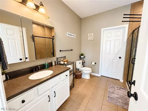 Bath - 362 Reserve Ave, Oberlin, OH 44074 photo 2 of 5