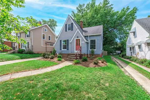3504 W 152nd St, Cleveland, OH 44111