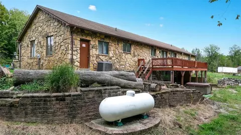 Exterior - 7672 Lanese Dr, Windsor, OH 44099 photo 3 of 4