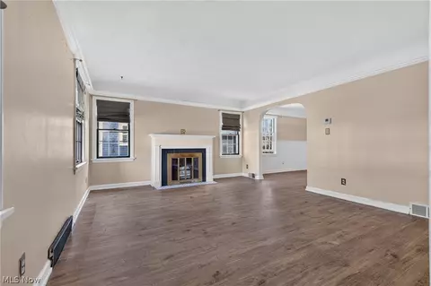 Living - 65 Arlene Ave, Youngstown, OH 44512 photo 2 of 3