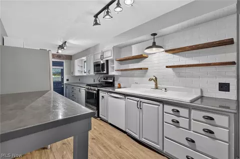 Kitchen - 65 Arlene Ave, Youngstown, OH 44512 photo 1 of 5