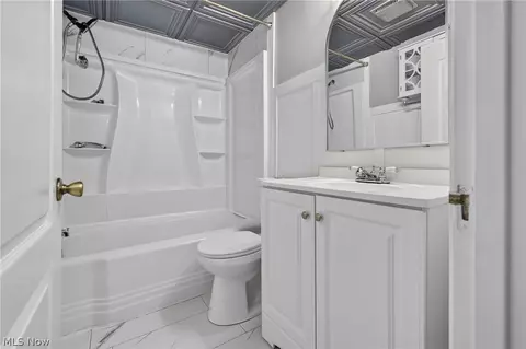 Bath - 65 Arlene Ave, Youngstown, OH 44512 photo 1 of 2
