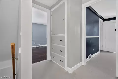 Entry Way - 65 Arlene Ave, Youngstown, OH 44512 photo 3 of 4