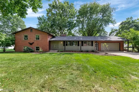 1212 Buena Vista St NE, Canton, OH 44714