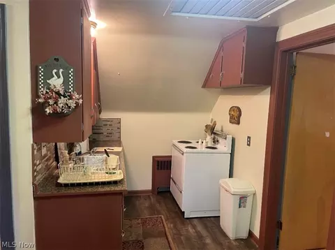 Entry Way - 6128 Lundy Ln, Boardman, OH 44512 photo 2 of 2