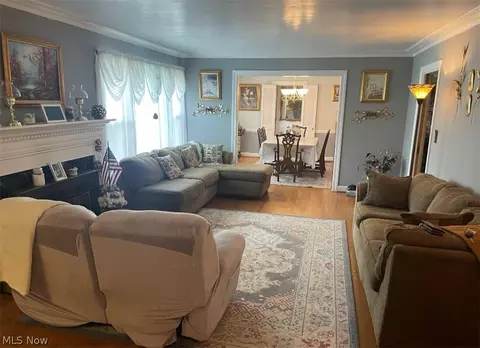 Living - 6128 Lundy Ln, Boardman, OH 44512 photo 1 of 2