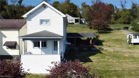 5 Crescent Rd, Martins Ferry, OH 43935
