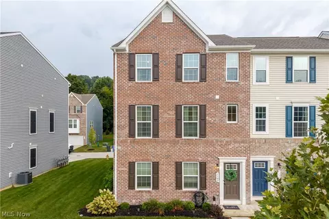 1140 Bean Ln, Akron, OH 44313