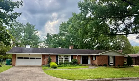 10 Fairview Hts, Parkersburg, WV 26101