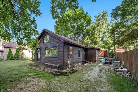 101 Radnor Ave, Coventry, OH 44319