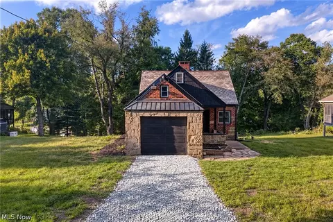 146 Spruce Dr NW, North Canton, OH 44720