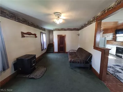 Living - 6005 Hillcrest Ave, Ashtabula, OH 44004 photo 2 of 5