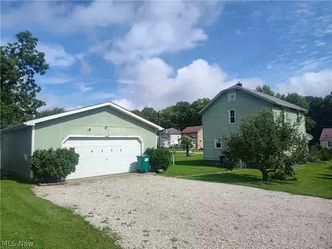 Exterior - 6005 Hillcrest Ave, Ashtabula, OH 44004 photo 8 of 18